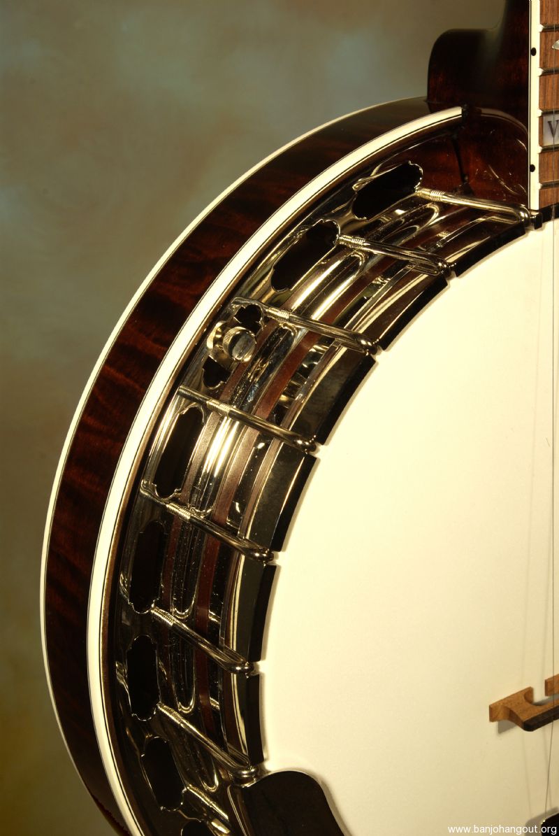 Brand new Sullivan Vintage 35 maple banjo with case, full lifetime