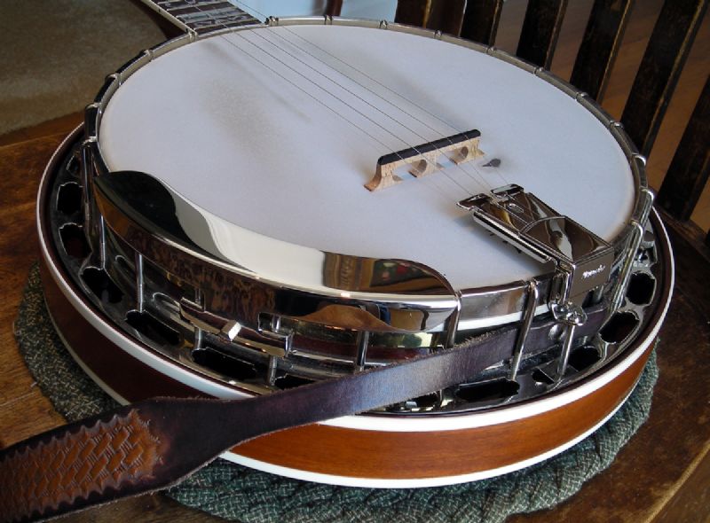 Ways to Attach a Banjo Strap – Peace General Store