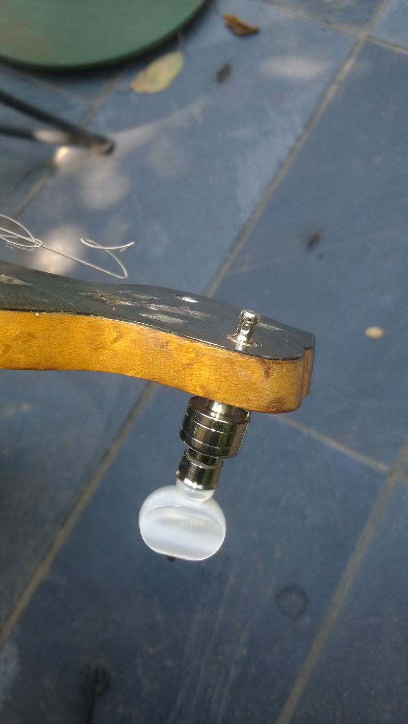 geared banjo tuner