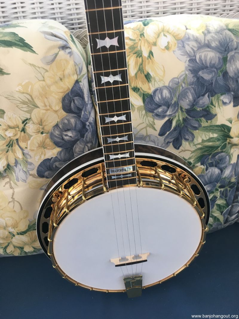 Hawthorn Walnut Bowtie banjo Used Banjo For Sale at
