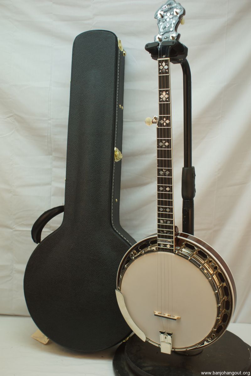 NEW Davis VTE Standard 5 string Banjo with Hardshell Case Used Banjo