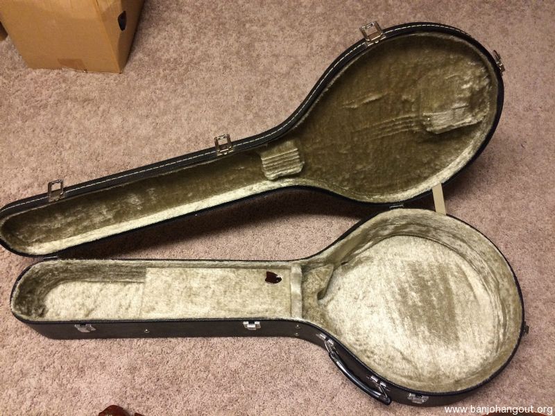 **SALE PENDING**Saga Kit 5 String Arch Top Resonator Banjo and Case