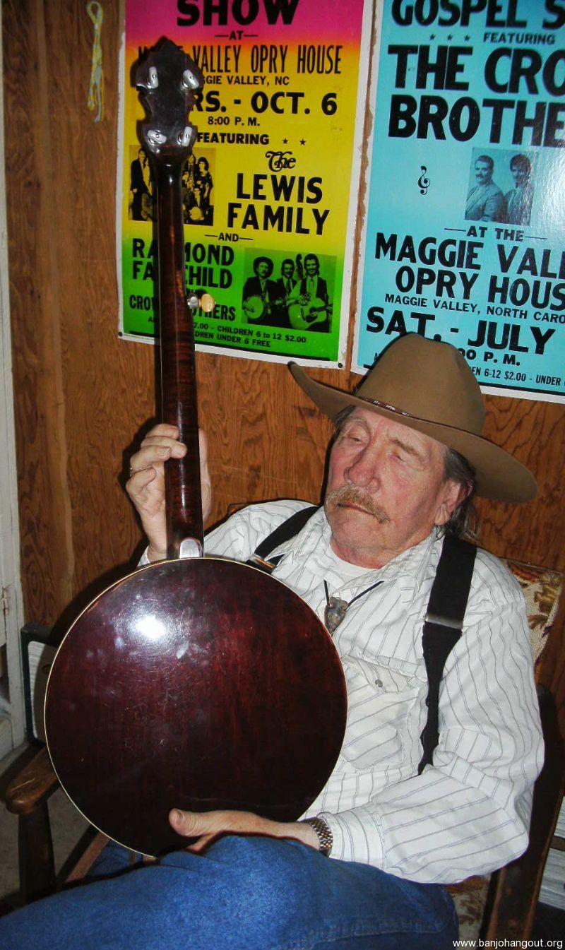 Vintage Gibson banjo from the collection of a true banjo legend Used