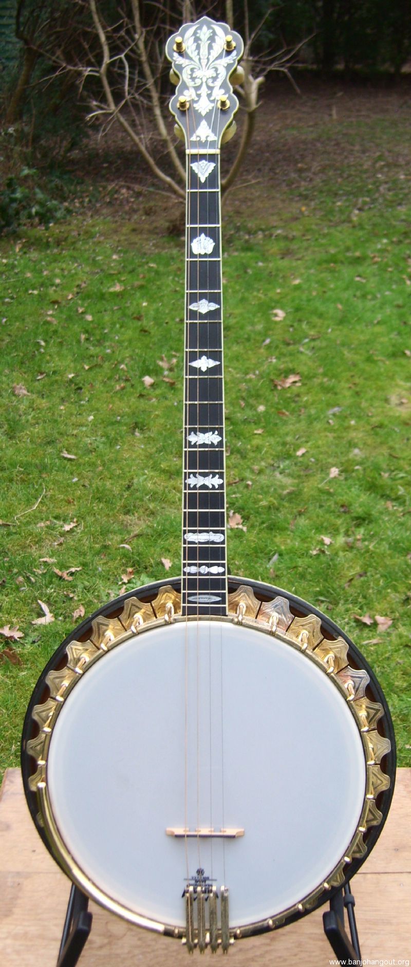 Vegaphone DeLuxe Tenor Banjo Used Banjo For Sale at