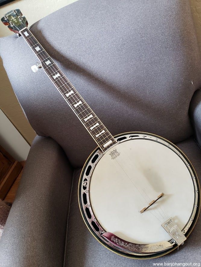 Unnivox bluegrass banjo Used Banjo For Sale at