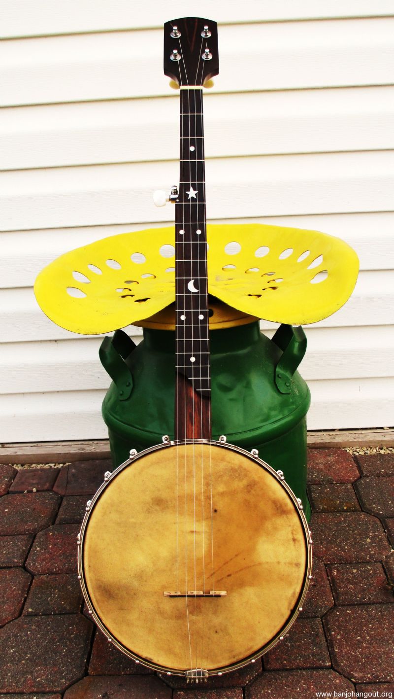 Tiger Maple Clawhammer Banjo. Used Banjo For Sale at