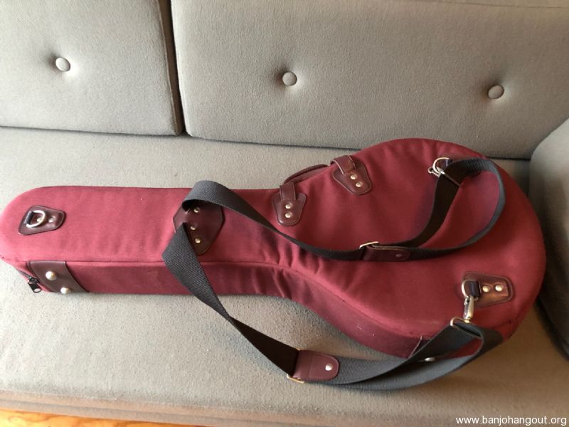 SOLD Reunion Blues deluxe tenor banjo gig bag Banjo Hangout