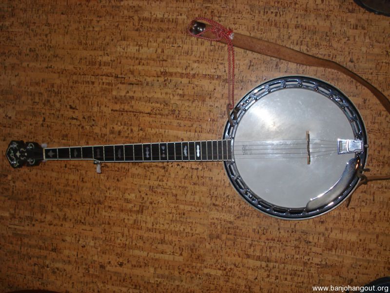 LEO by fender Used Banjo For Sale at