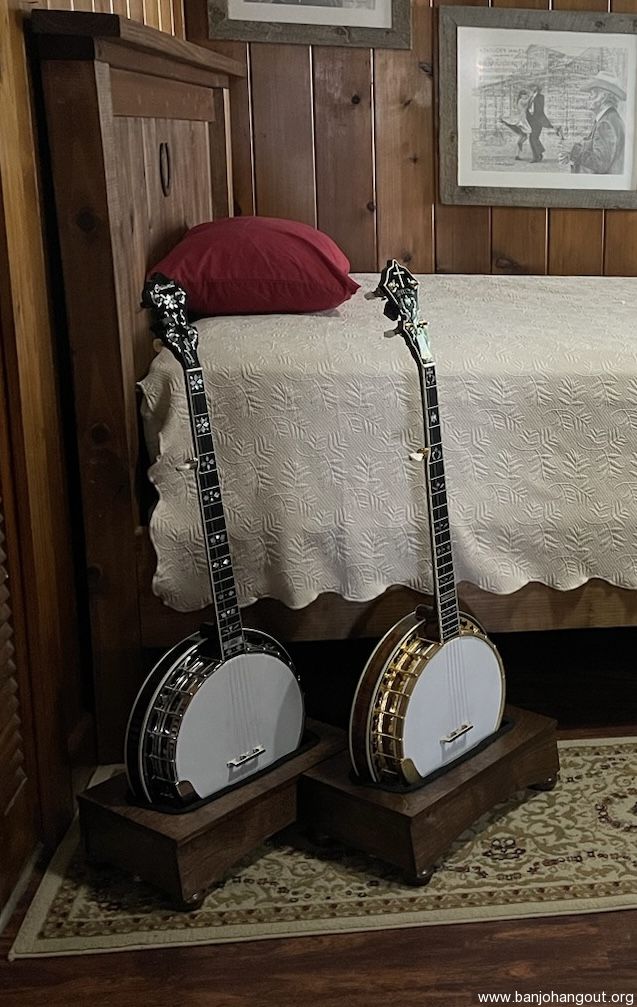 New Sosebee Classic Style Banjo Stand With free Banjo Bridge Banjo Hangout