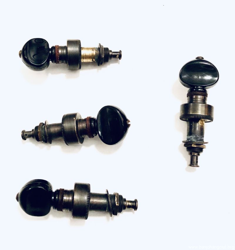 Keith/Beacon Banjo standard tuning peg set (4) brass with patina