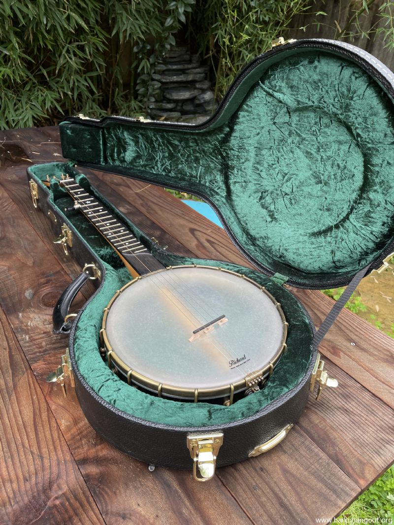 Rickard 11” Maple Ridge open back banjo. Dobson ring. Antiqued brass
