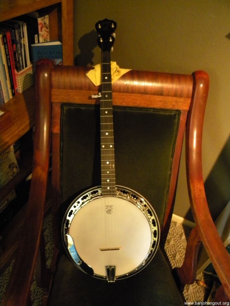 FOR SALE. DEERING Sierra Used Banjo For Sale at