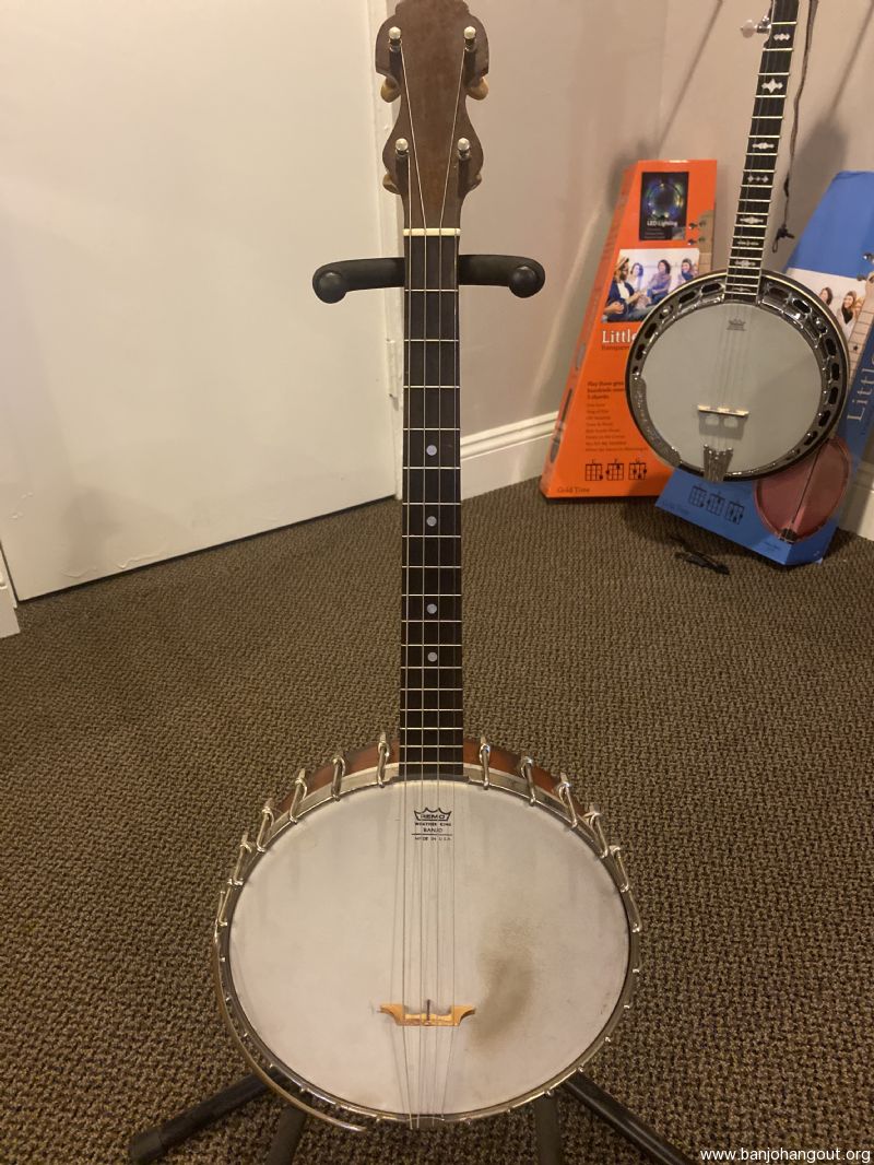 Vega 1920's Style N with original case. Used Banjo For Sale at